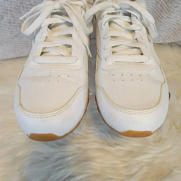Womens White Reebok Classic‎ Run Sneakers Logo Cushioned Normcore Basic Size 10 - Picture 5 of 14